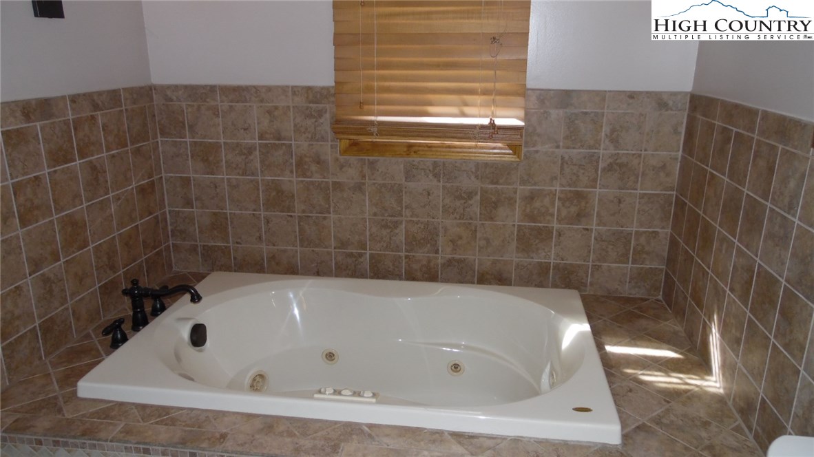 1210 Mahogany Rock Road Sparta, NC 28675 - Photo 17 of 40 Gallery Image 17