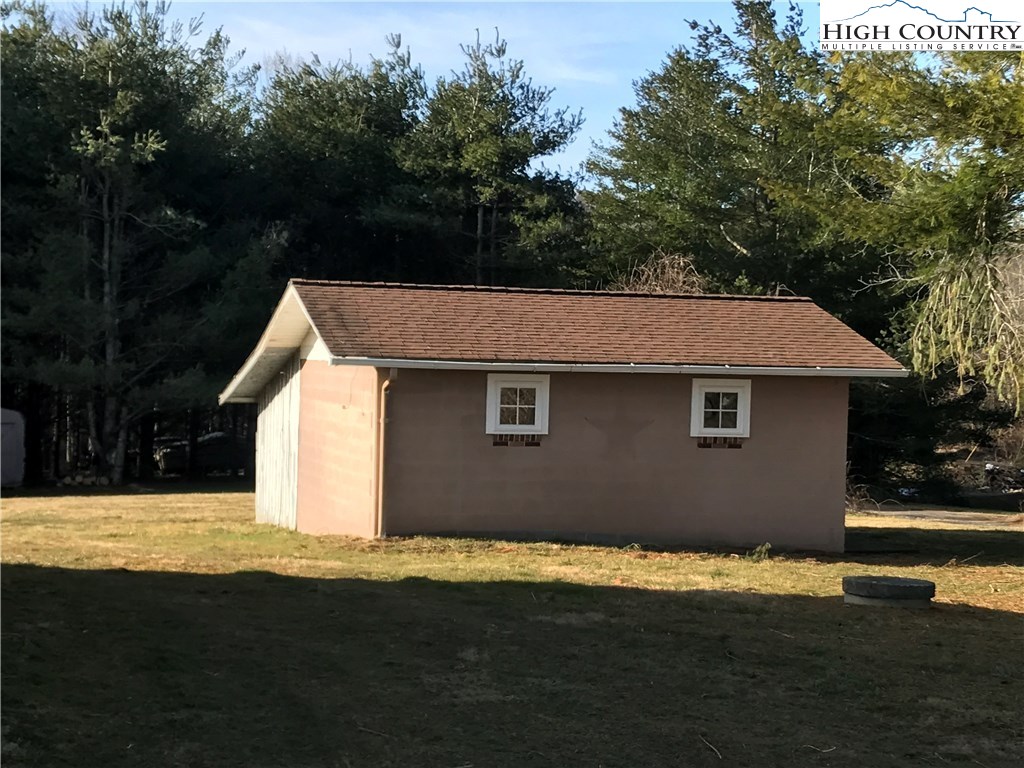 1210 Mahogany Rock Road Sparta, NC 28675 - Photo 20 of 40 Gallery Image 20
