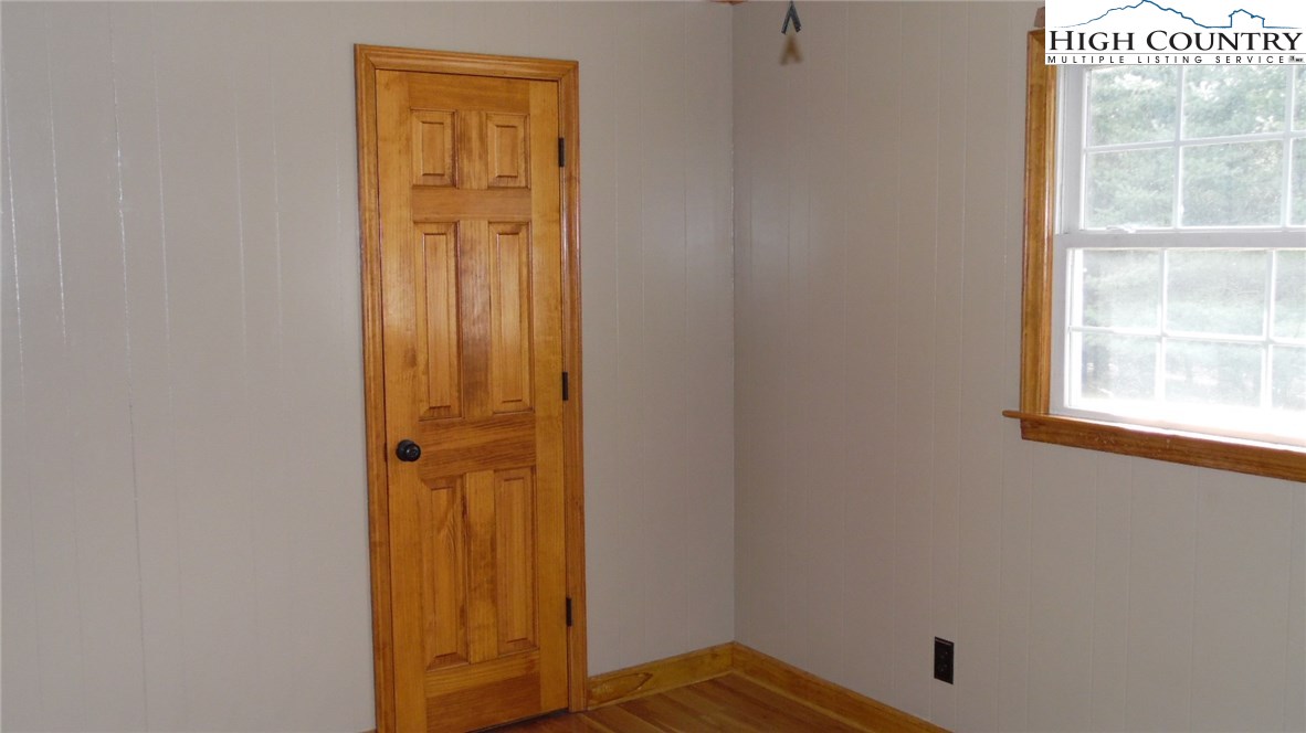 1210 Mahogany Rock Road Sparta, NC 28675 - Photo 5 of 40 Gallery Image 5