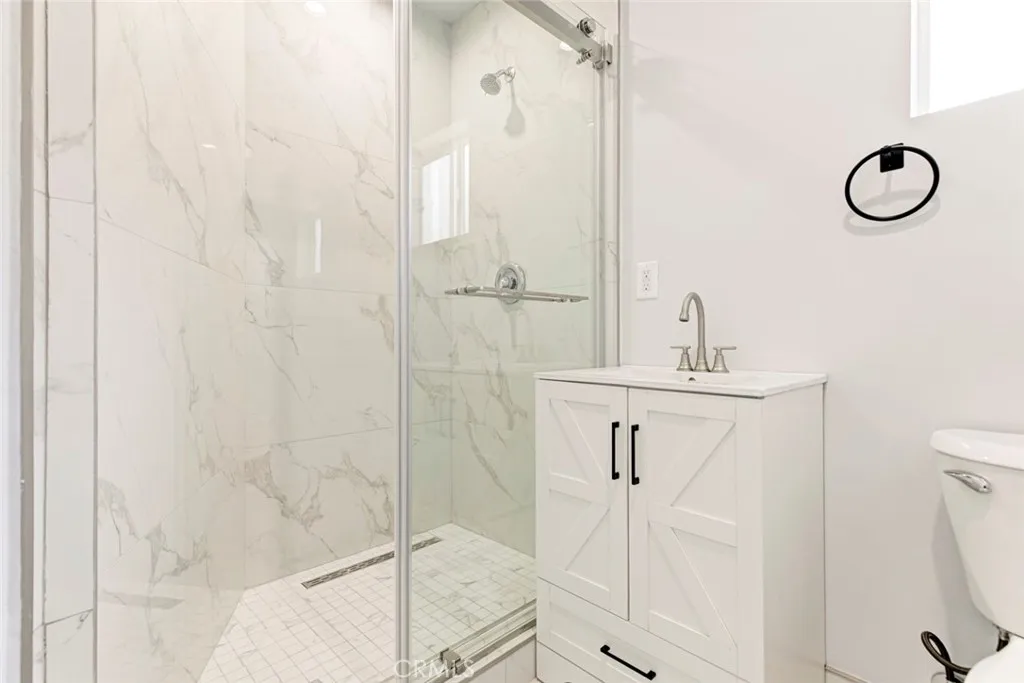 7044 Greeley Street, Unit 3 Tujunga, CA 91042 - Photo 12 of 16