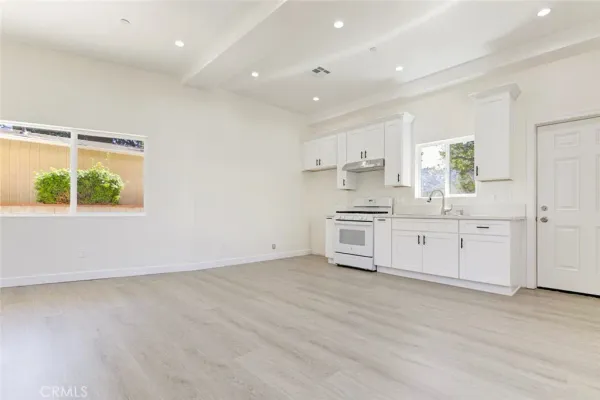 $3,200 | 7044 Greeley Street, Unit 3, Tujunga, CA 91042