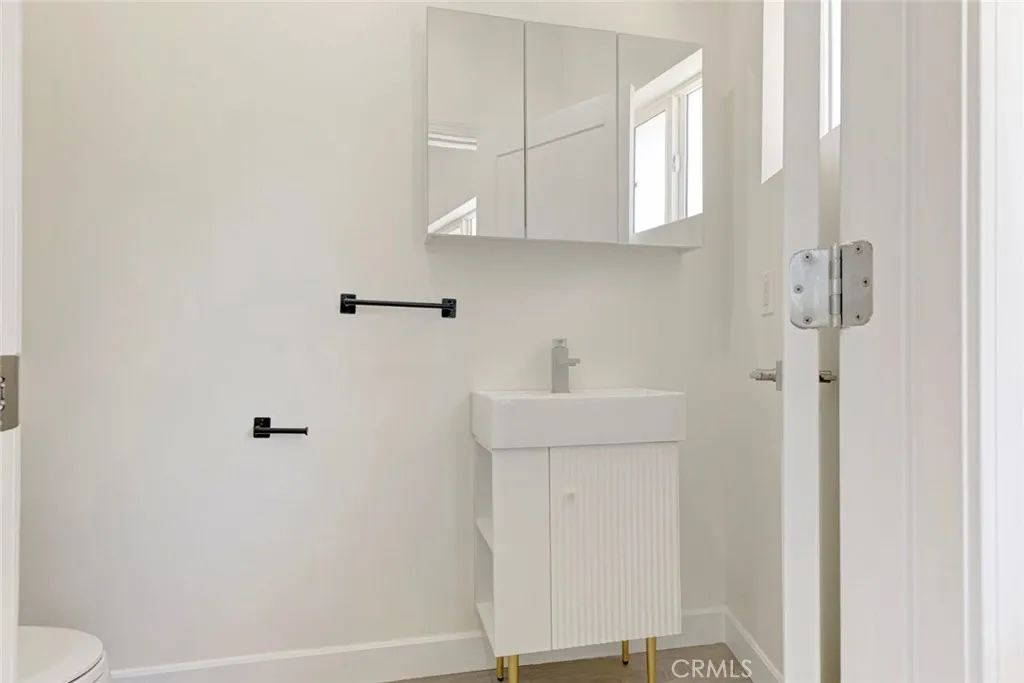 7044 Greeley Street, Unit 3 Tujunga, CA 91042 - Photo 6 of 16