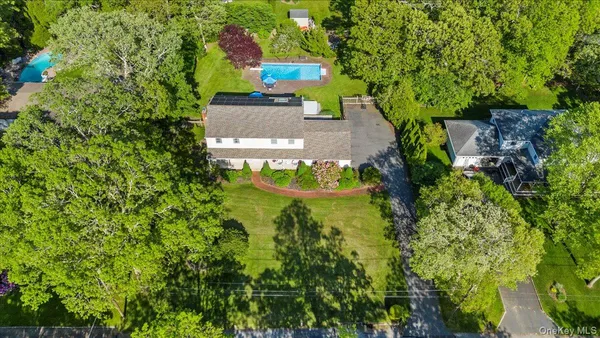 $1,499,000 | 15 Oak Lane, Hampton Bays, NY 11946