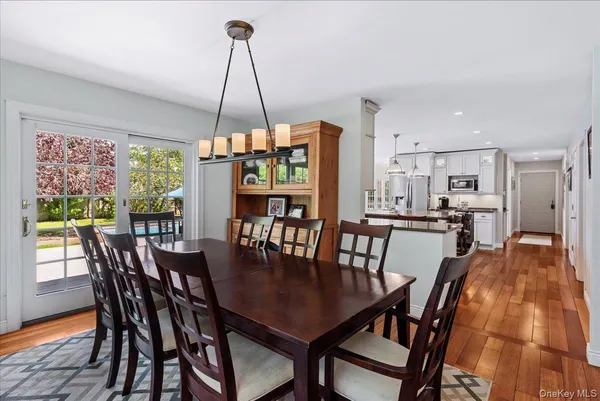 $1,499,000 | 15 Oak Lane, Hampton Bays, NY 11946
