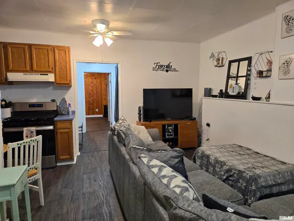 $125,900 | 564 South Main Street, Canton, IL 61520