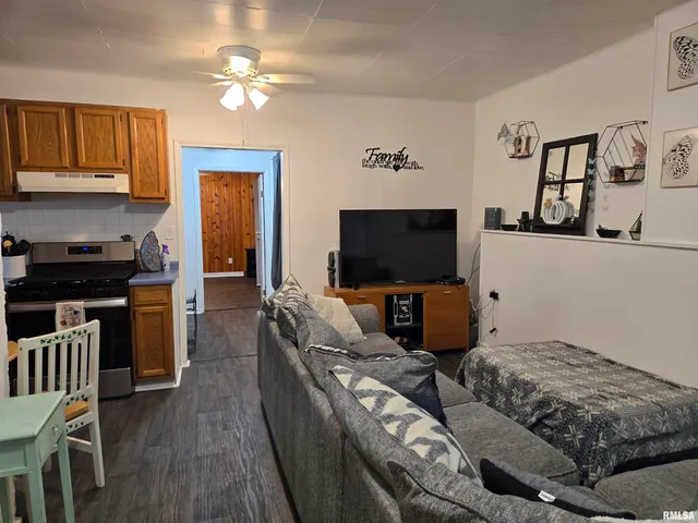 $125,900 | 564 South Main Street, Canton, IL 61520