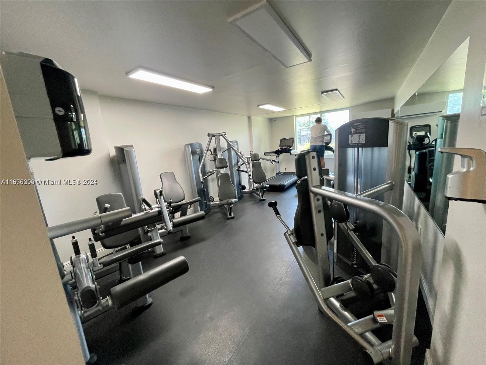 Hillcrest Hollywood, FL 33021 - Photo 26 of 37 a view of a room with gym equipment