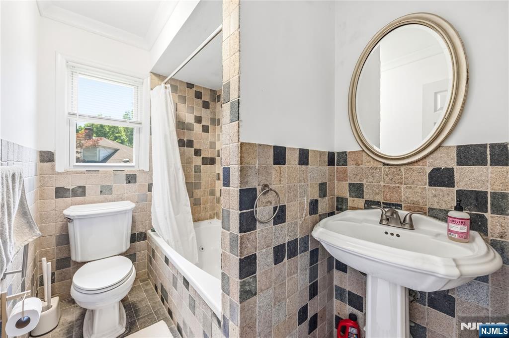 33 Mattocks Place Closter, NJ 07624 - Photo 17 of 22