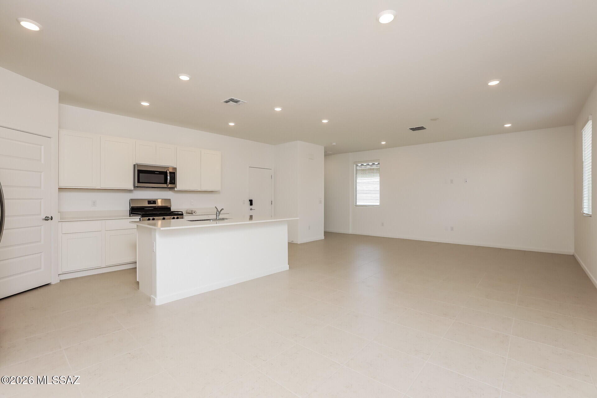 7068 West Indian Clover Way Tucson, AZ 85757 - Photo 4 of 17 4-photo-Dining-Room-c9986723-48f1-43d9-8