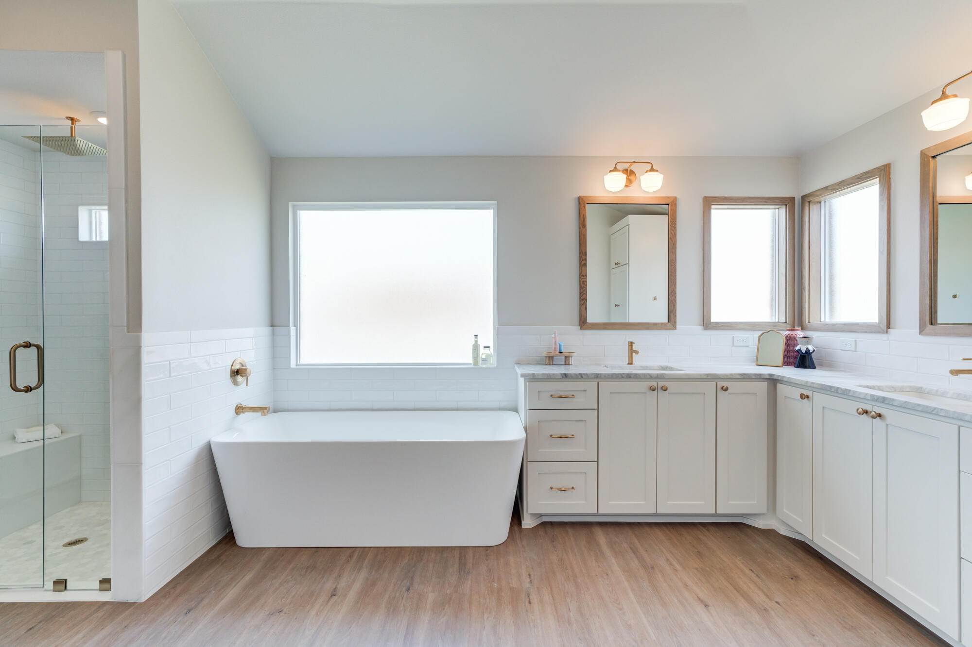 3606 126th Place Lubbock, TX 79423 - Photo 33 of 59 a spacious bathroom with a large tub and a large window