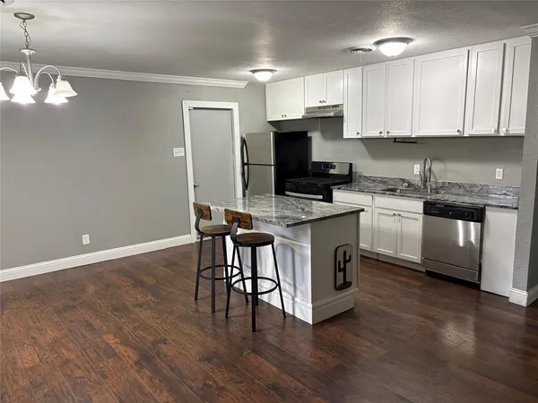 $2,500 | 12404 Sunland Street, Dallas, TX 75218