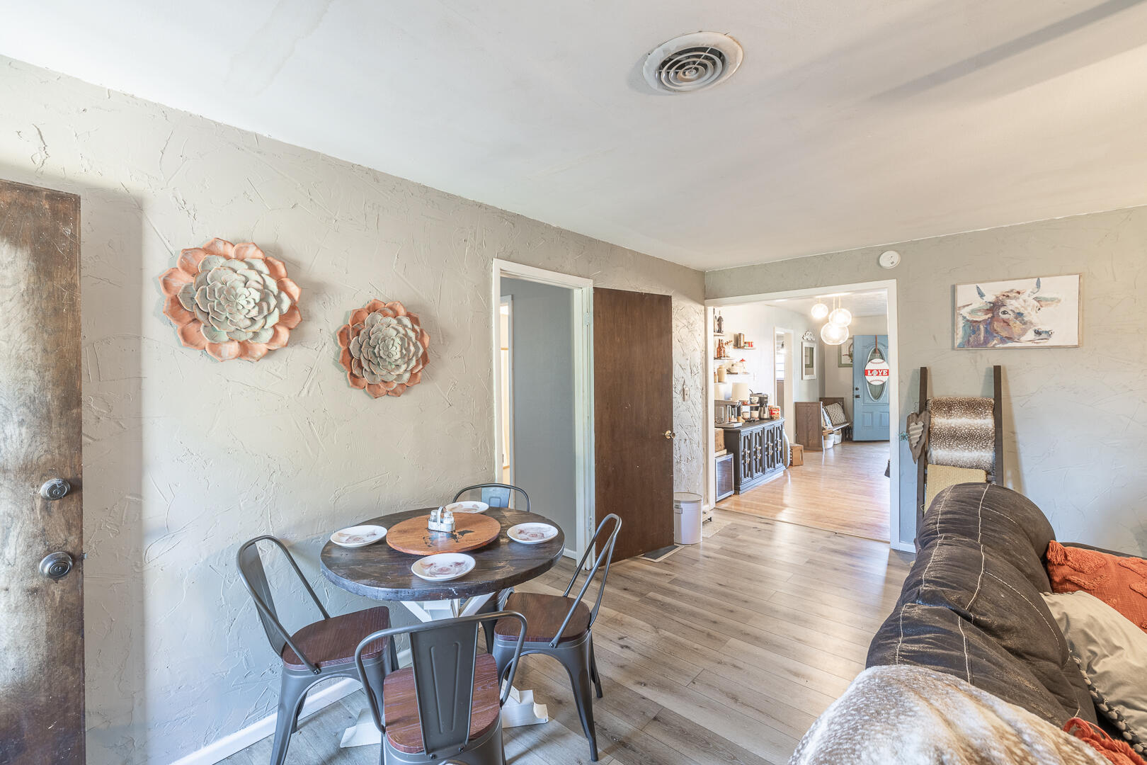 710 West 5th Street Post, TX 79356 - Photo 34 of 50 a view of a livingroom with furniture and a table