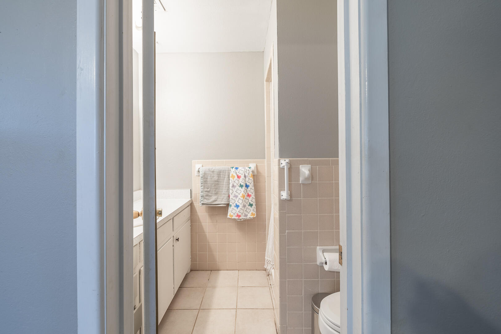 710 West 5th Street Post, TX 79356 - Photo 40 of 50 a bathroom with a shower