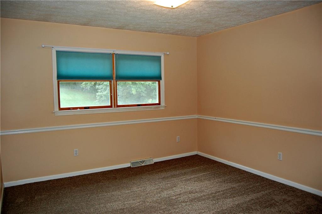 1887 Reissing Road McDonald, PA 15057 - Photo 22 of 25 VERY SPACIOUS BEDROOM