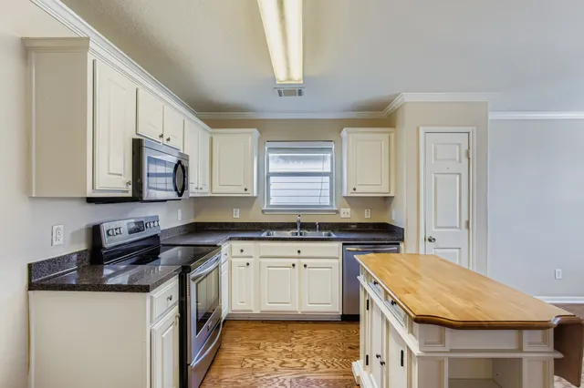 $240,000 | 4618 Trinity River Court, Spring, TX 77386