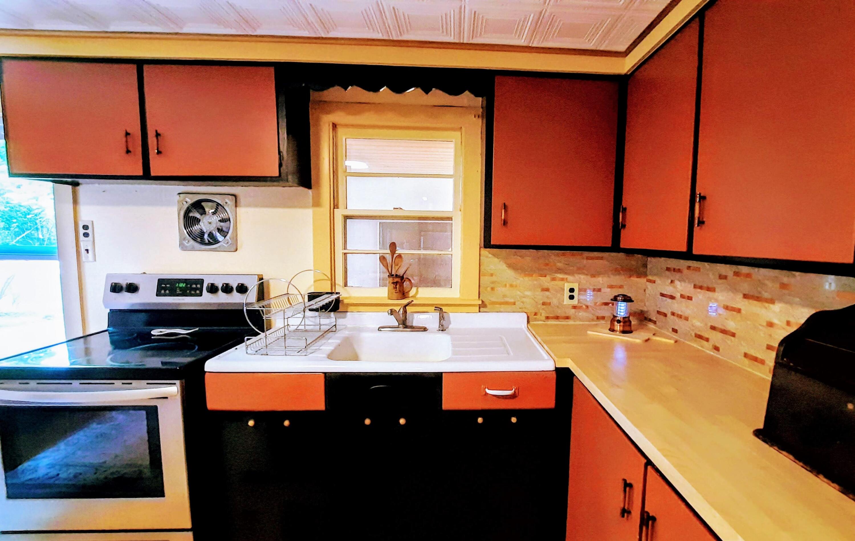 8424 3rd Street Onekama, MI 49675 - Photo 24 of 77 New Backsplash