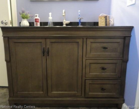 3147 North Tipsico Lake Road Hartland, MI 48353 - Photo 23 of 28 Updated Main Bath.jpg