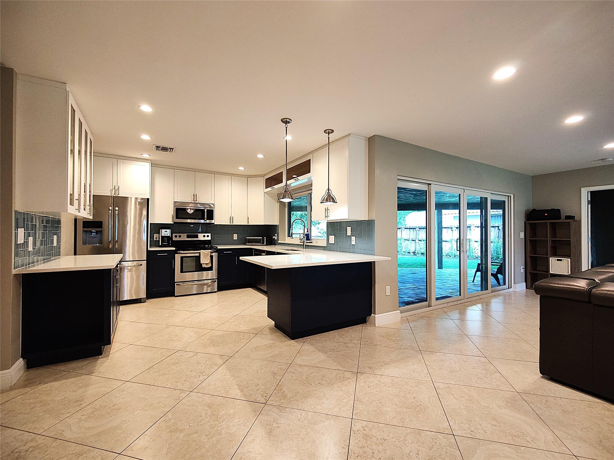 698 East Conference Drive Boca Raton, FL 33486 - Photo 4 of 50 Photo 4