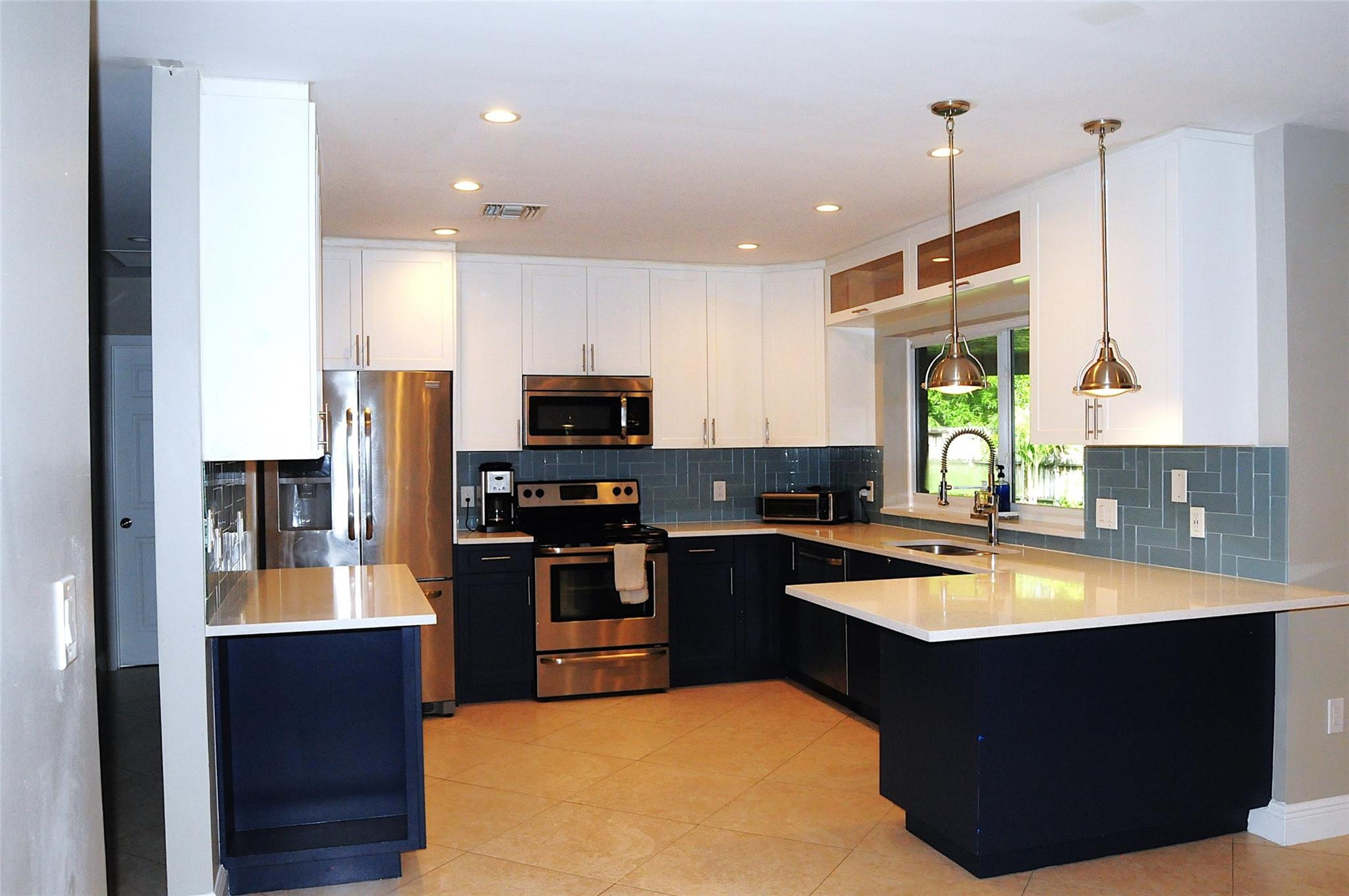 698 East Conference Drive Boca Raton, FL 33486 - Photo 5 of 50 Photo 5
