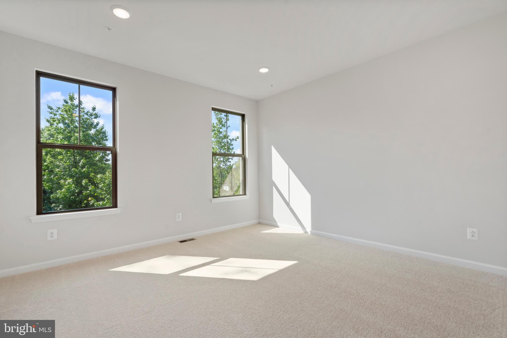 6947 Gladebrook Road Brandywine, MD 20613 - Photo 4 of 37