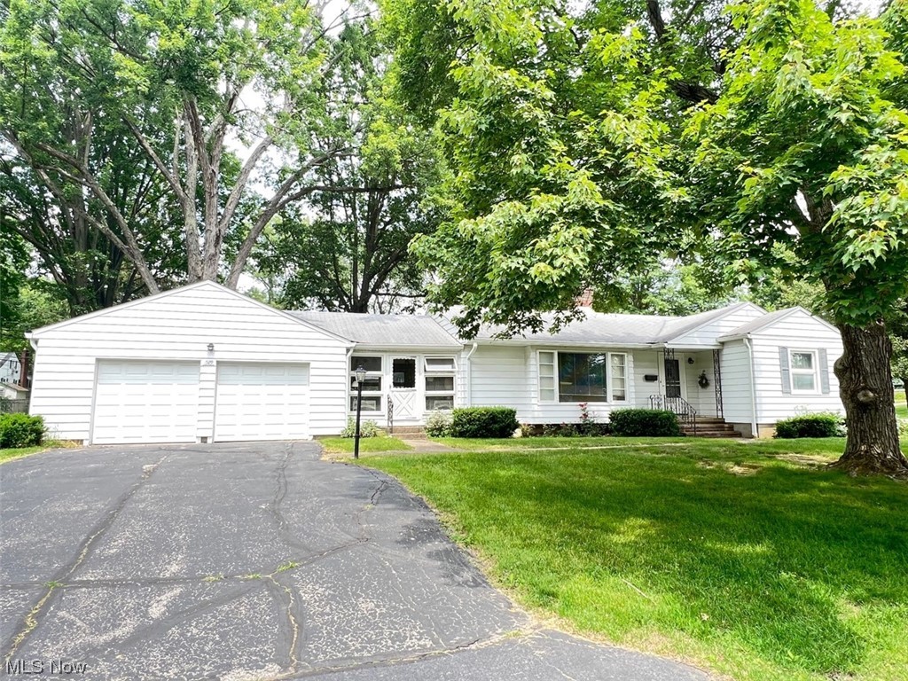 1929 Stabler Road Akron, OH 44313 - Photo 1 of 31