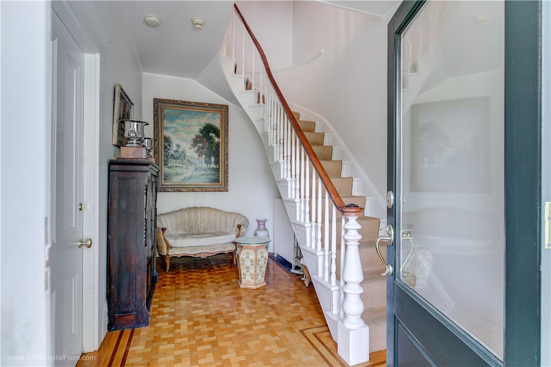 32 Catherine Street, Unit B Newport, RI 02840 - Photo 3 of 32 Front Entryway