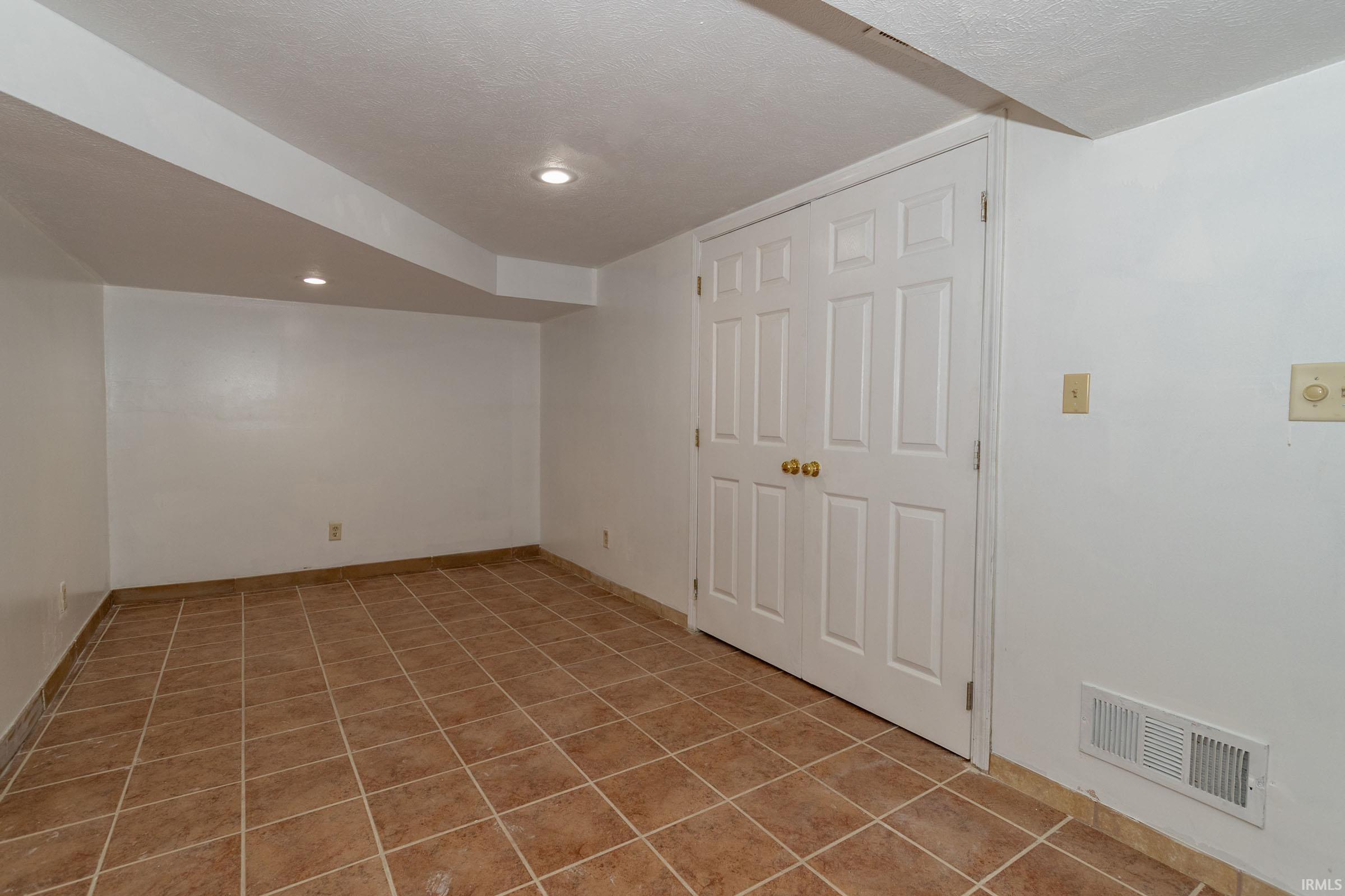 53134 Old Farm Road Elkhart, IN 46514 - Photo 18 of 34