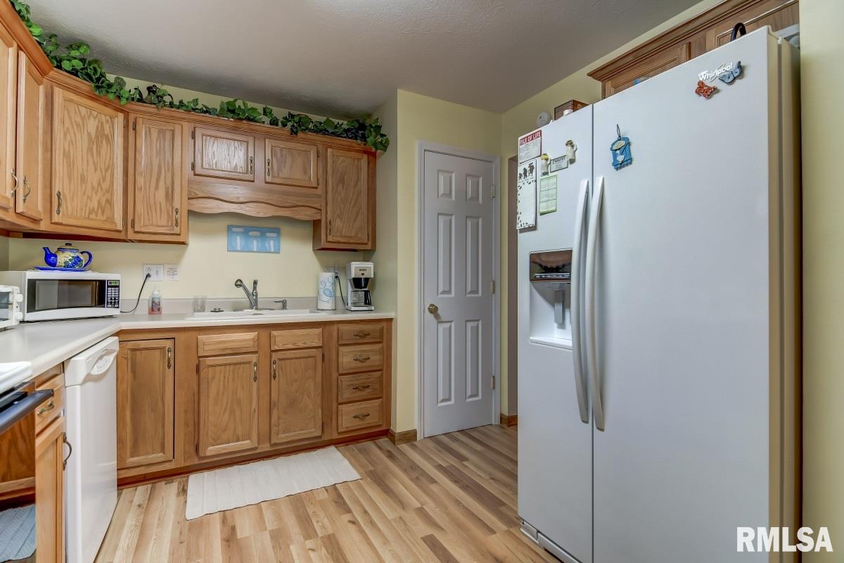 2005 Cormorant Drive Springfield, IL 62711 - Photo 9 of 25 Gallery Image 9