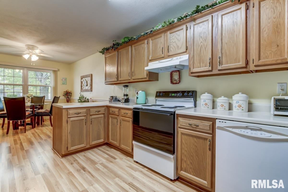2005 Cormorant Drive Springfield, IL 62711 - Photo 10 of 25 Gallery Image 10