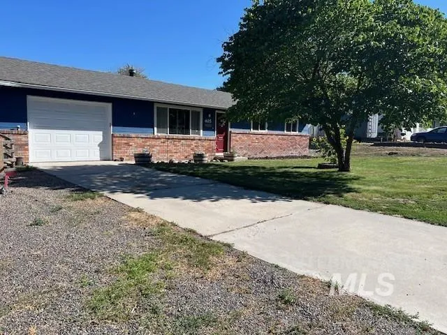 $300,000 | 405 Live Oak Avenue, Marsing, ID 83639