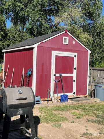 $300,000 | 405 Live Oak Avenue, Marsing, ID 83639