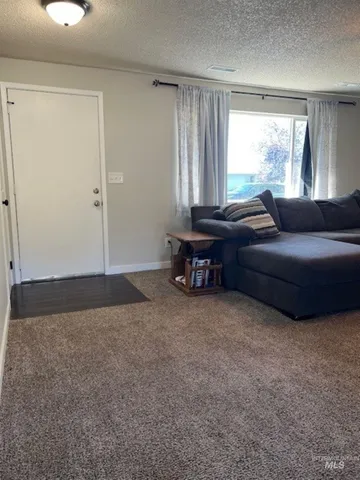 $300,000 | 405 Live Oak Avenue, Marsing, ID 83639