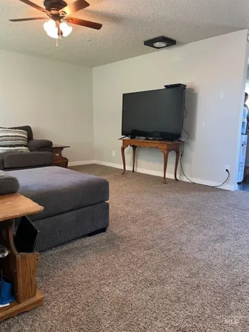 $300,000 | 405 Live Oak Avenue, Marsing, ID 83639