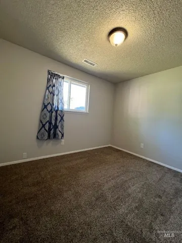 $300,000 | 405 Live Oak Avenue, Marsing, ID 83639