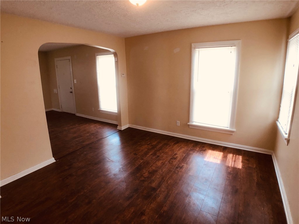 2092 Rossmoor Road Cleveland Heights, OH 44118 - Photo 5 of 25