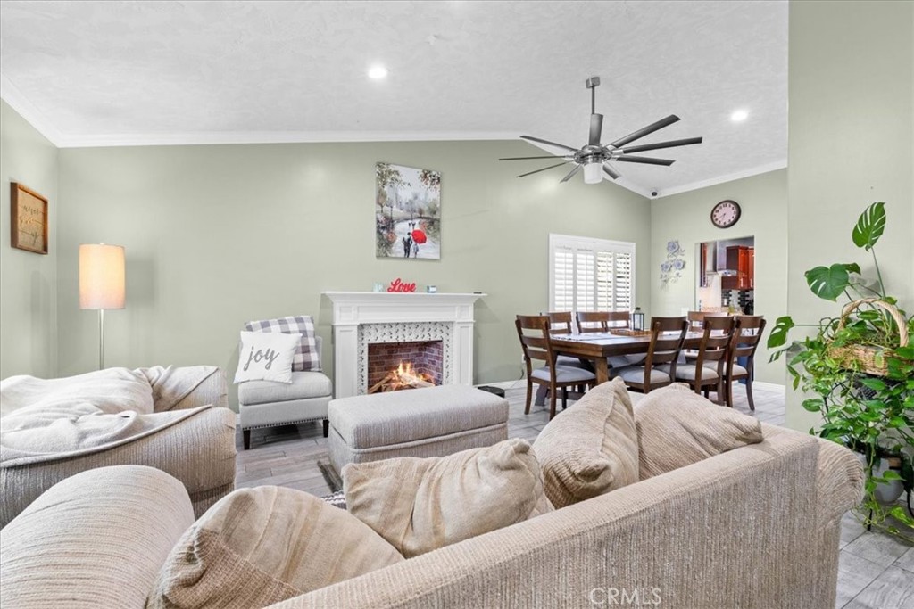 11641 Hartford Court Riverside, CA 92503 - Photo 3 of 34