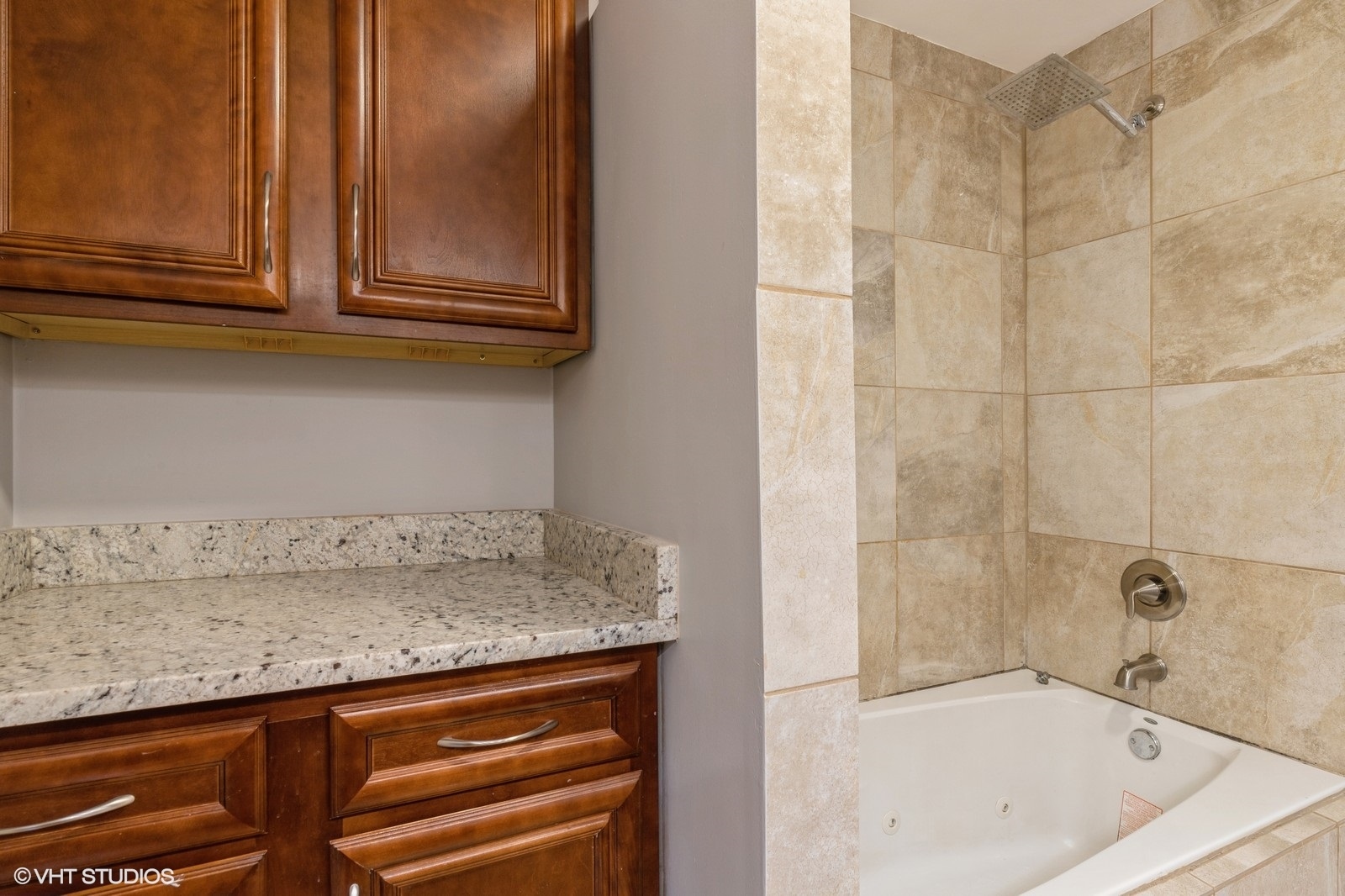 8842 Dee Road, Unit B Des Plaines, IL 60016 - Photo 12 of 29 Gallery Image 12
