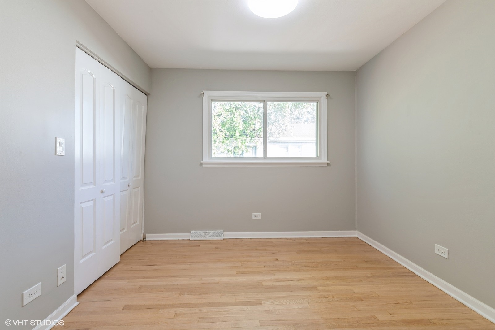 8842 Dee Road, Unit B Des Plaines, IL 60016 - Photo 15 of 29 Gallery Image 15