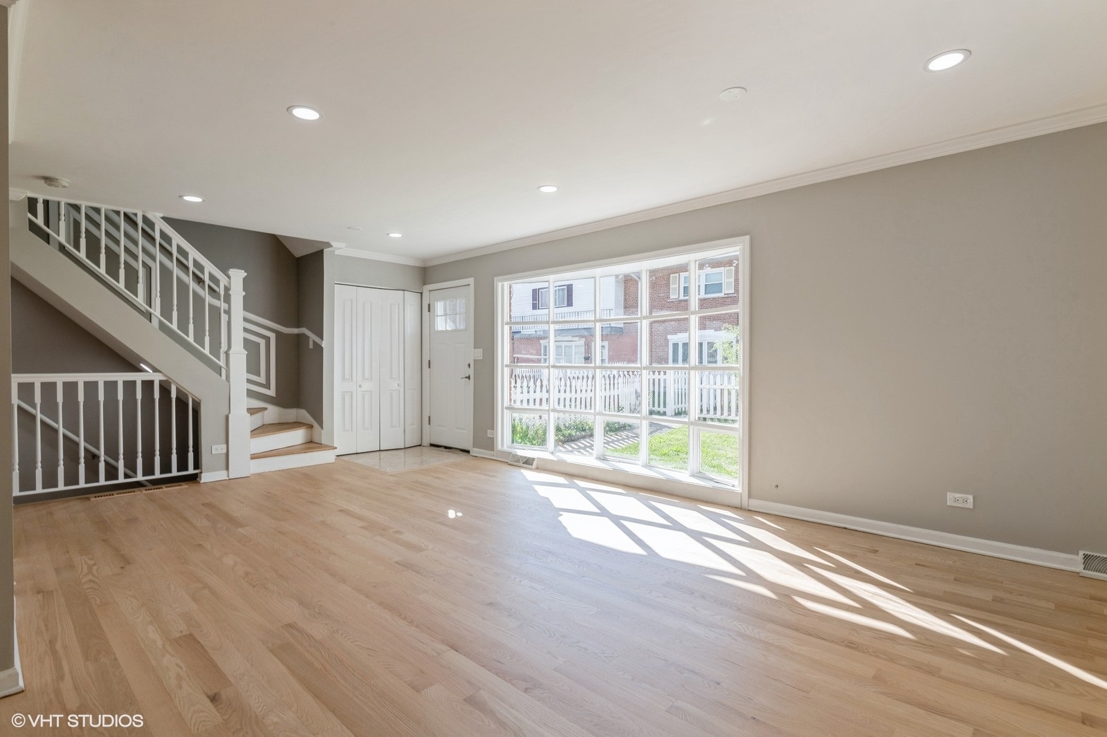 8842 Dee Road, Unit B Des Plaines, IL 60016 - Photo 2 of 29 Gallery Image 2