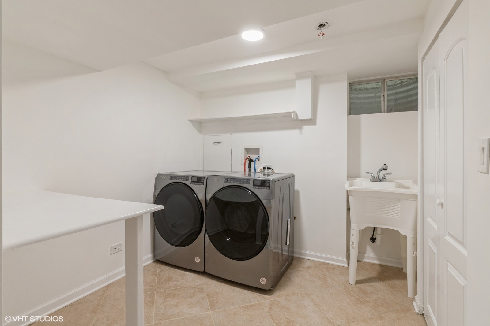 8842 Dee Road, Unit B Des Plaines, IL 60016 - Photo 21 of 29 Gallery Image 21
