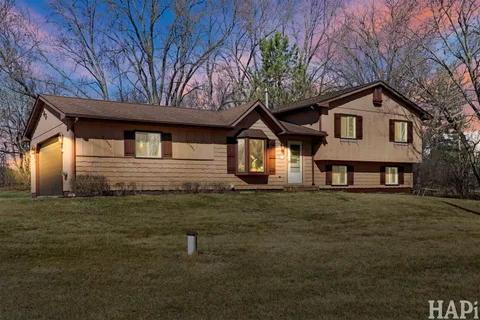 $425,000 | 27236 West Northwest Highway, Barrington, IL 60010