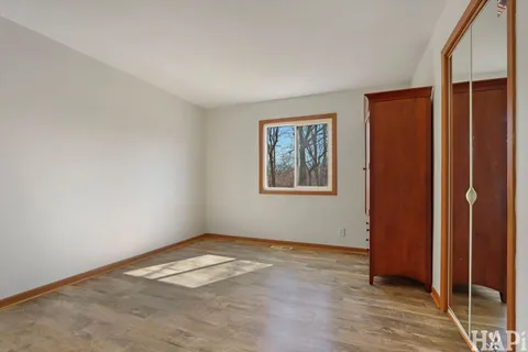 $425,000 | 27236 West Northwest Highway, Barrington, IL 60010