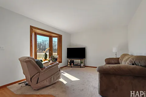 $425,000 | 27236 West Northwest Highway, Barrington, IL 60010