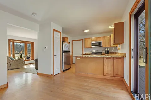$425,000 | 27236 West Northwest Highway, Barrington, IL 60010