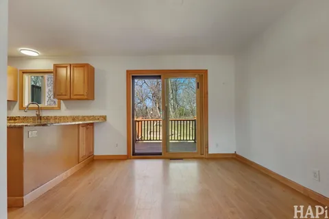 $425,000 | 27236 West Northwest Highway, Barrington, IL 60010