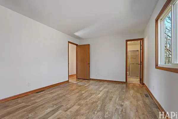 $425,000 | 27236 West Northwest Highway, Barrington, IL 60010