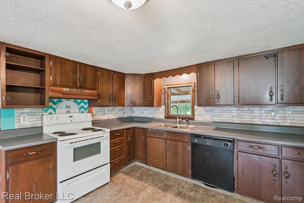 1351 Taylor Road Tecumseh, MI 49286 - Photo 24 of 44