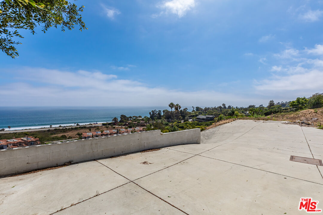 31113 Bailard Road, Unit A Malibu, CA 90265 - Photo 4 of 29