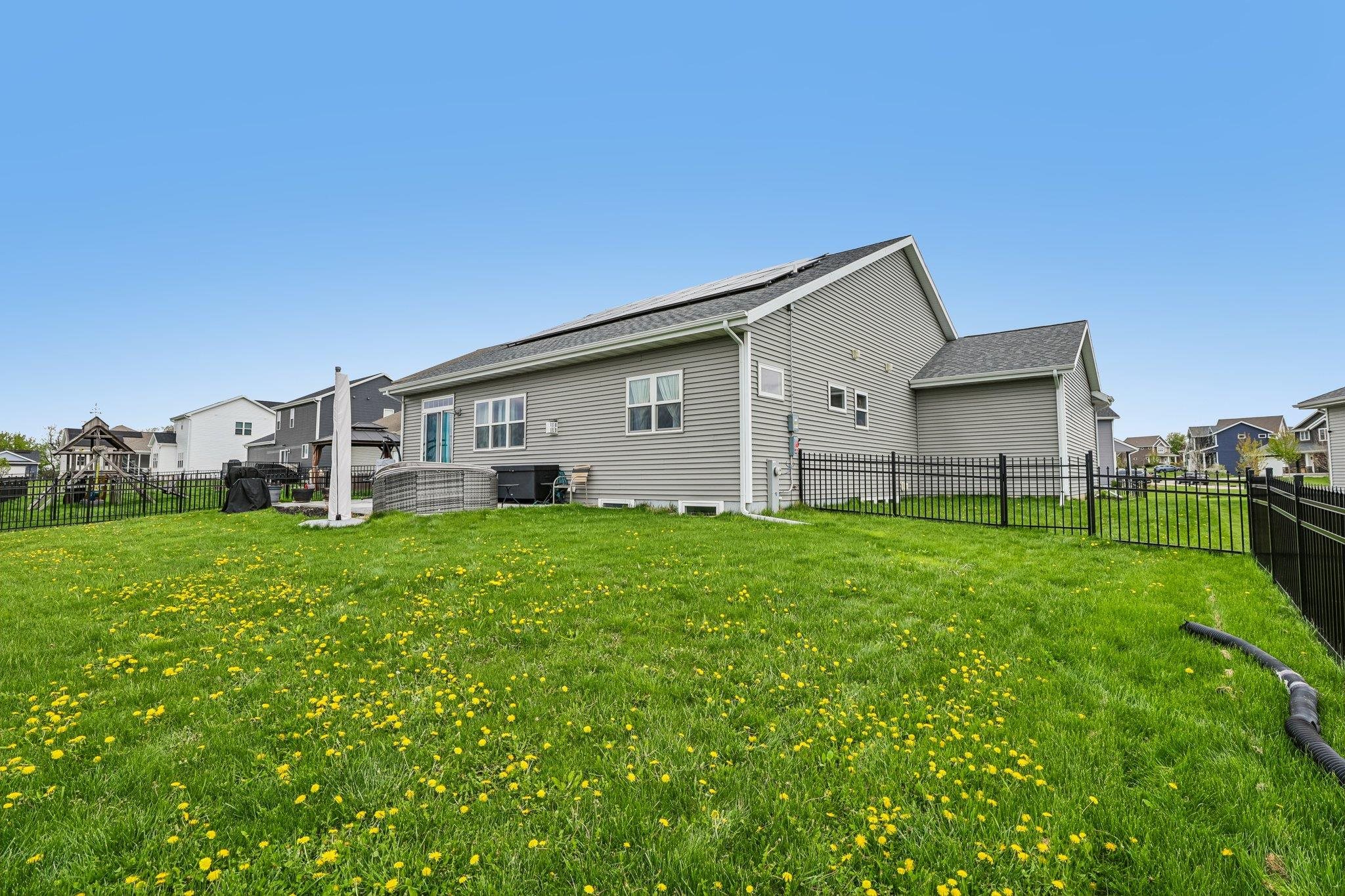 1354 North Pine Street Sun Prairie, WI 53590 - Photo 6 of 55