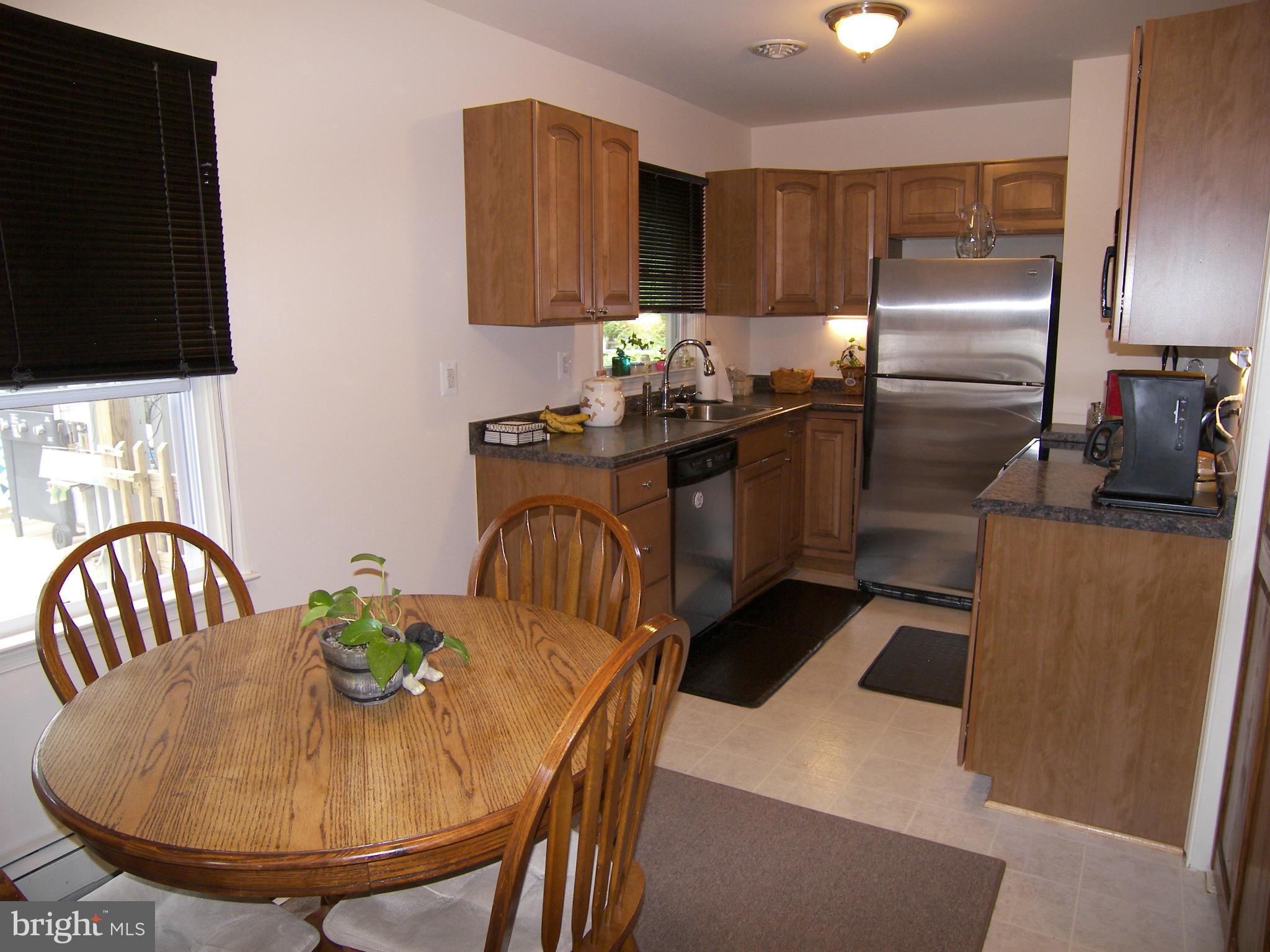 6707 Brooklyn Bridge Road Laurel, MD 20707 - Photo 5 of 19 Kitchen